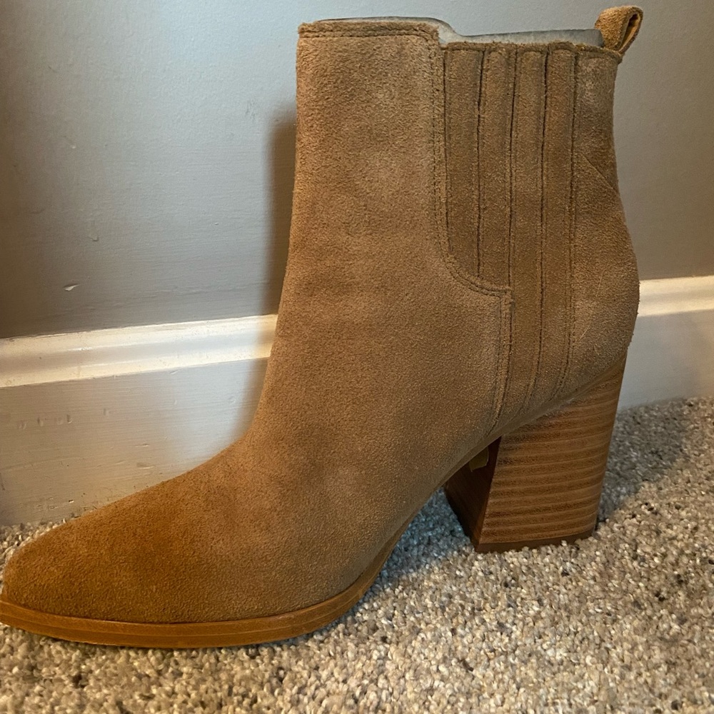 Marc Fisher LTD Alva Booties Size 8M